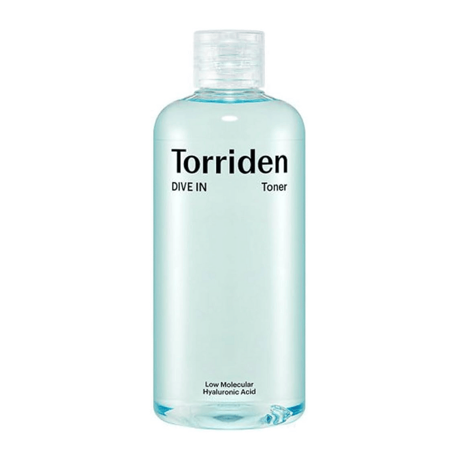 En flaska Torriden DIVE-IN Low Molecule Hyaluronic Acid Toner 300ml, utställd mot en orörd vit bakgrund.